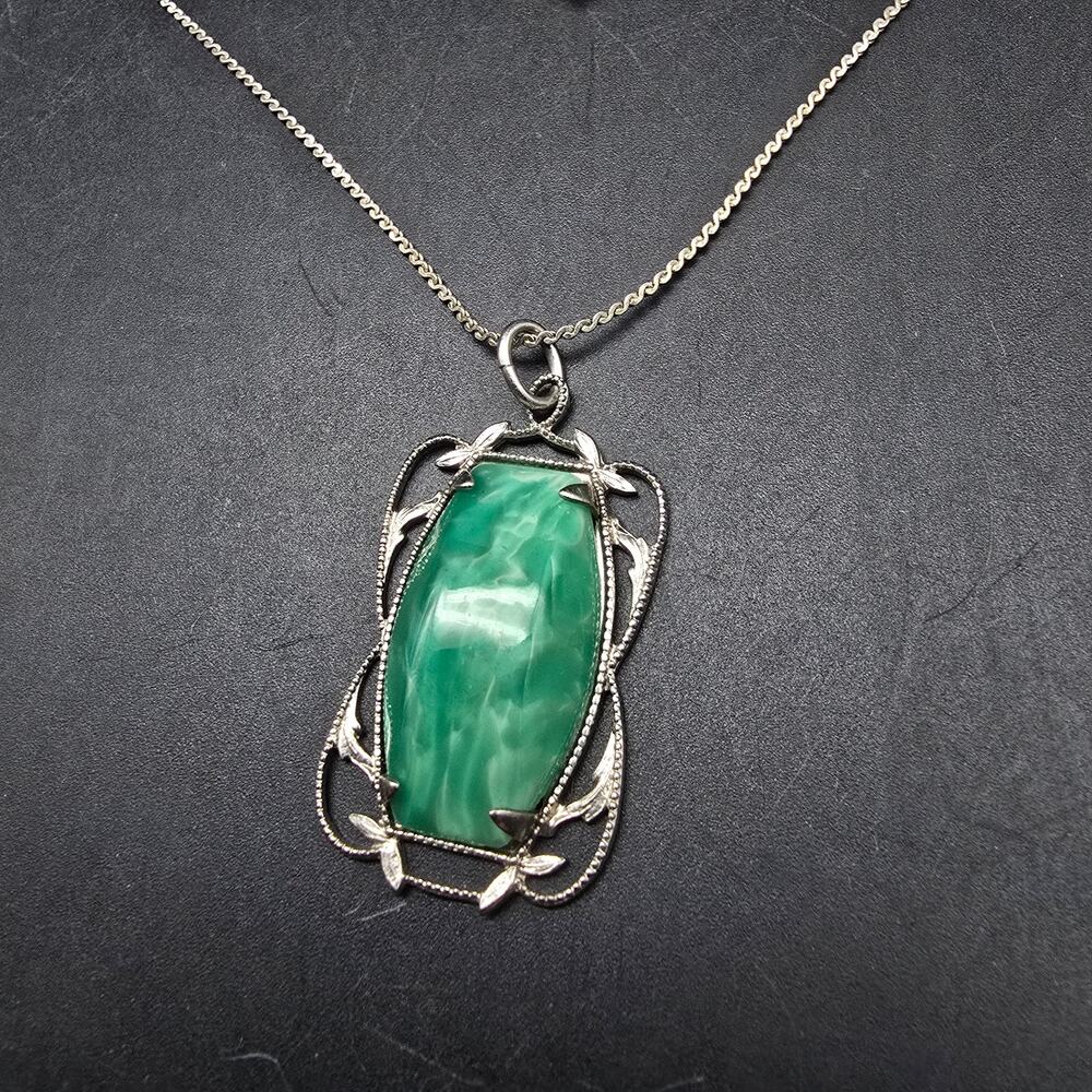Silver Tone Peking Glass Pendant Necklace Vintage Costume Jewelry